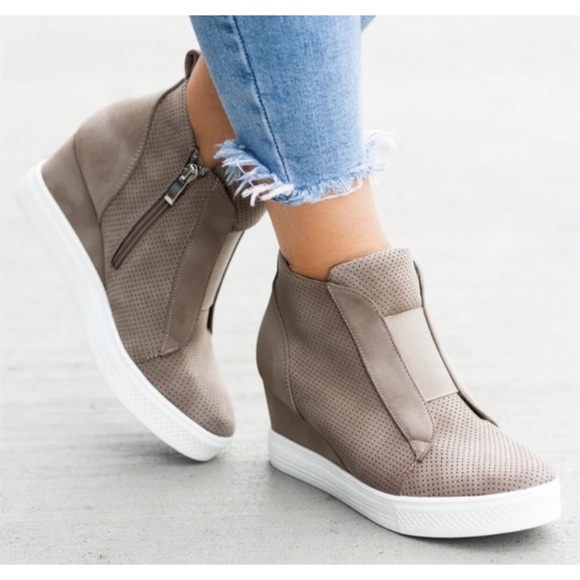 🔥SALE PLATFORM SNEAKER IN TAUPE In STOCK - Picture 2 of 4